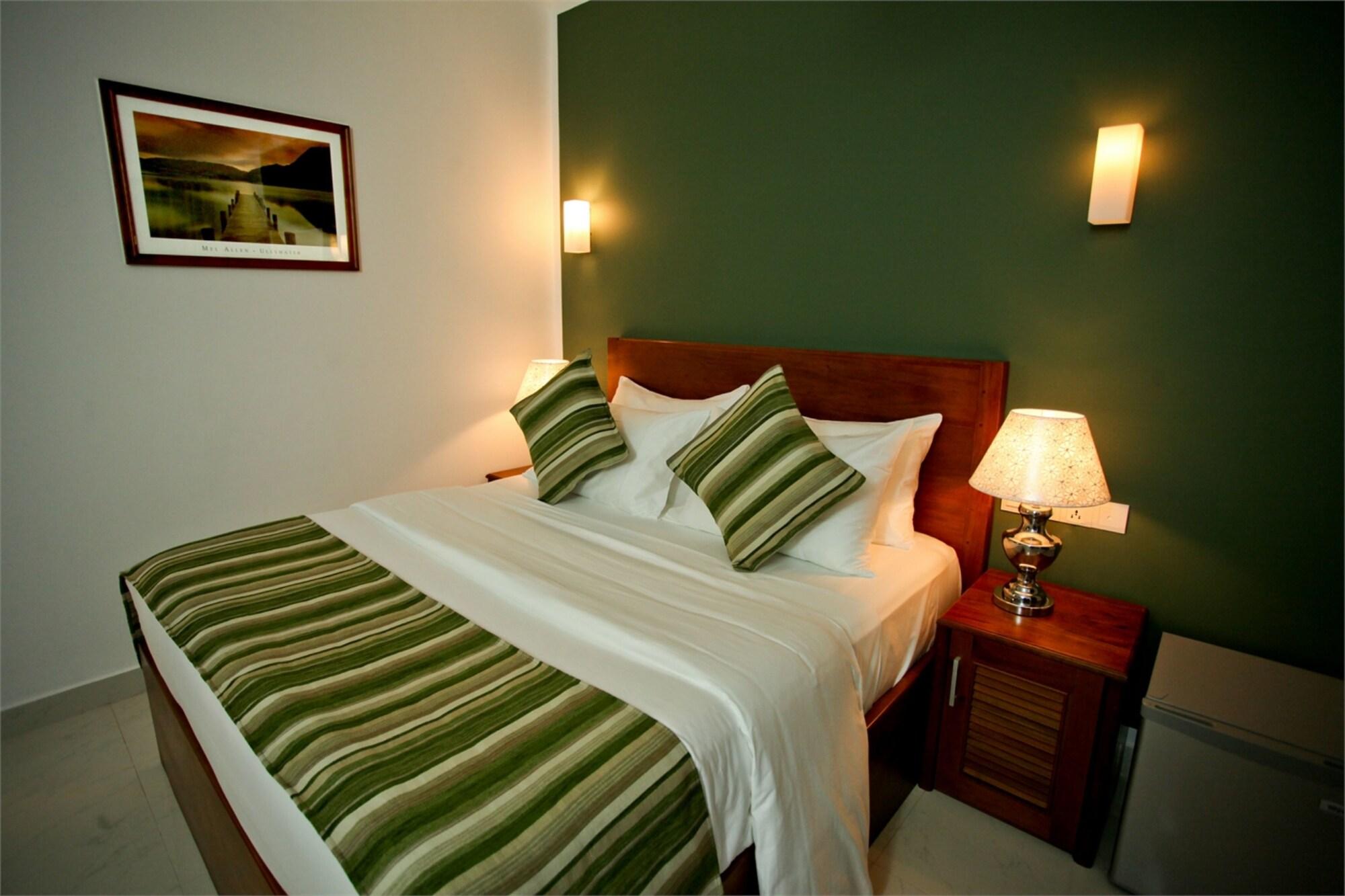 Hotel Travellers Nest קנדי מראה חיצוני תמונה