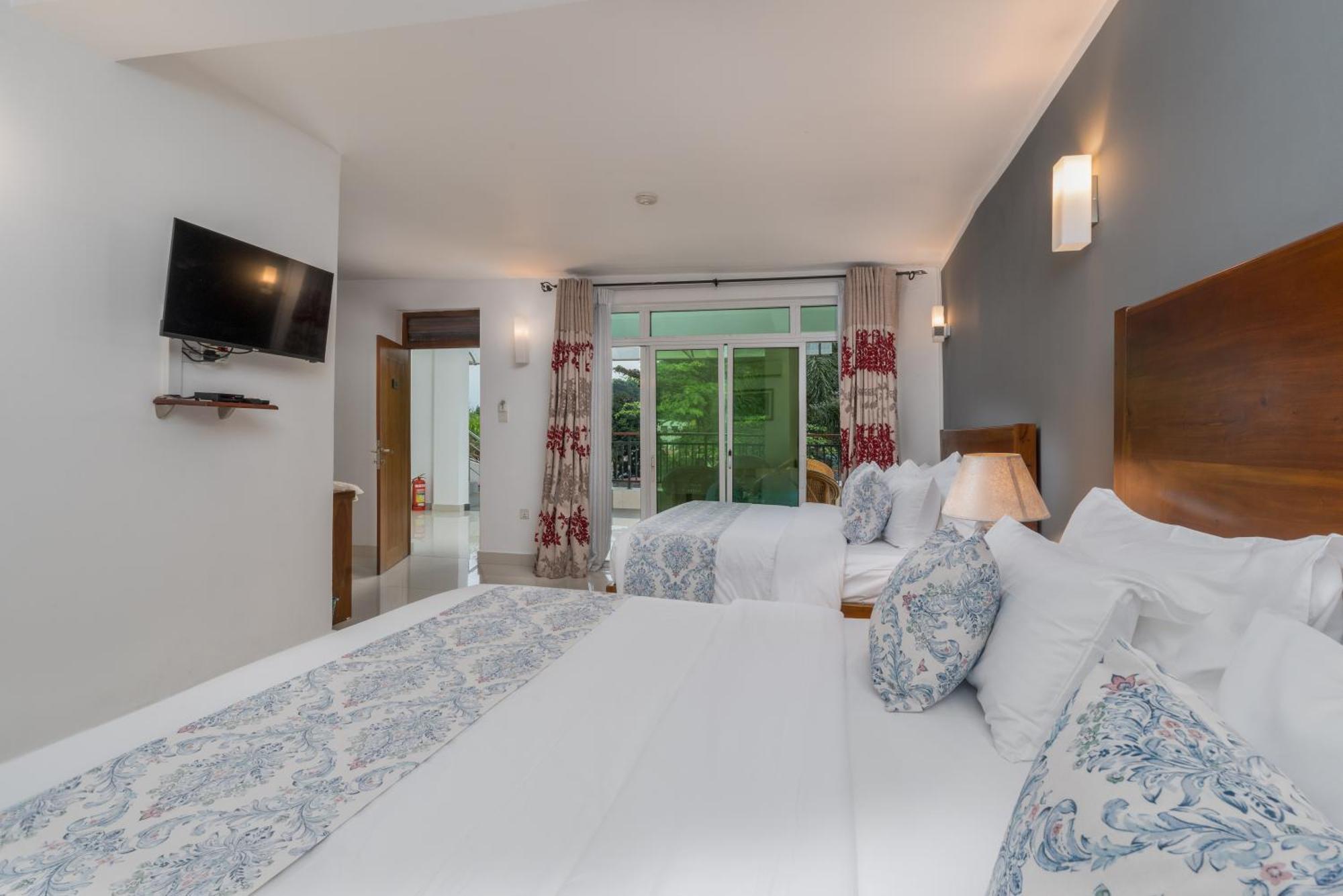 Hotel Travellers Nest קנדי מראה חיצוני תמונה